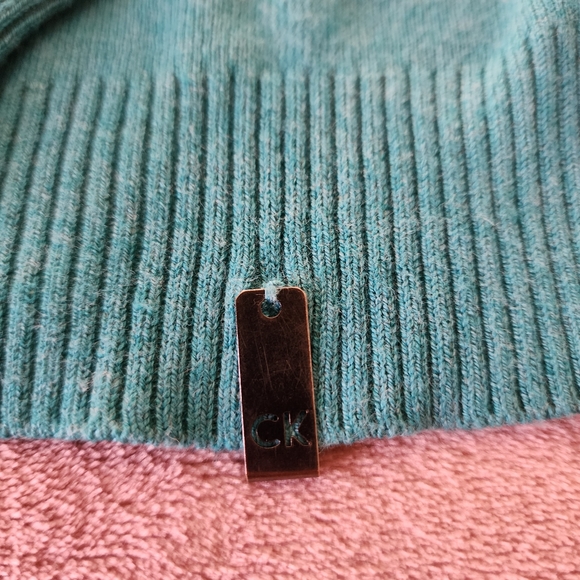 Calvin Klein V-NECK Sweater - Picture 4 of 6